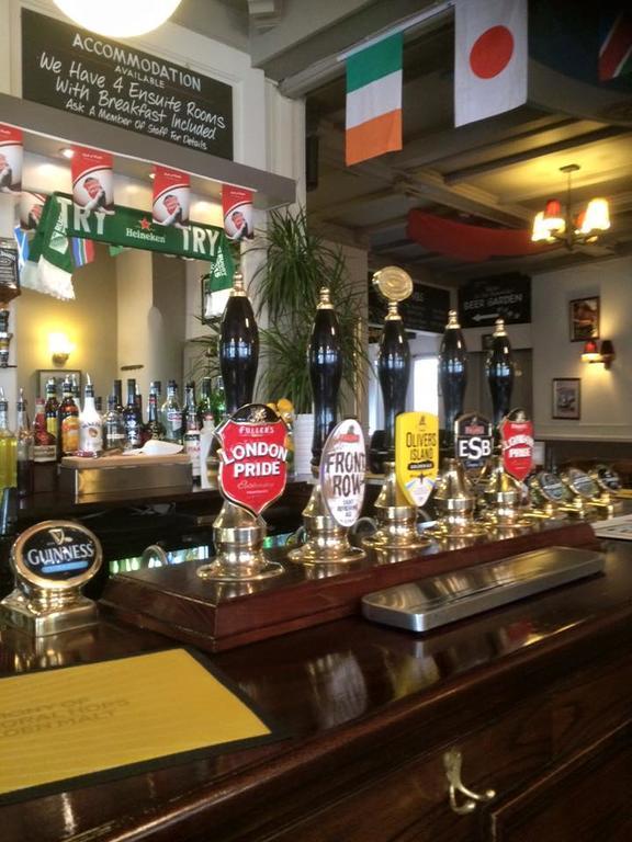 The Swan Inn Pub Isleworth Exterior photo