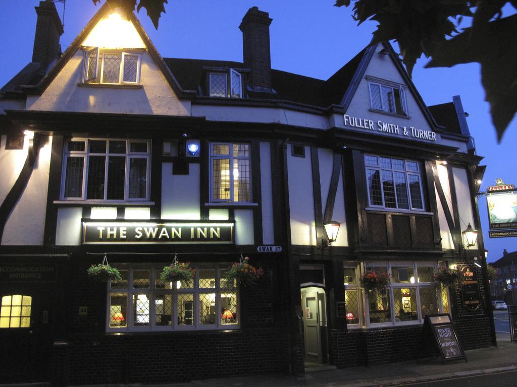 The Swan Inn Pub Isleworth Exterior photo